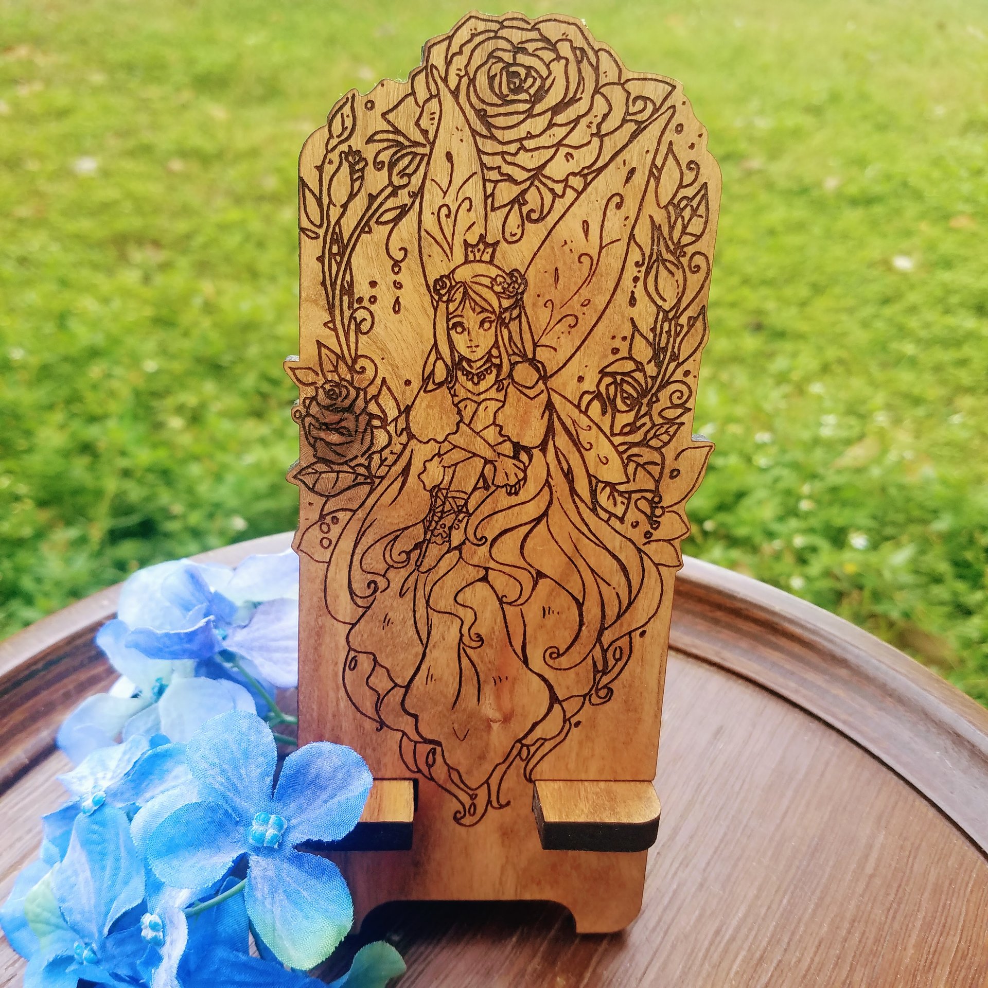 Rose Fairy Phone Dock Cherry