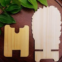 Daisy Fairy Phone Dock Cypress