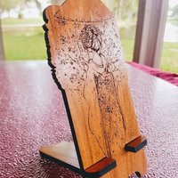 Japanese Maiko Wood Engraved Phone Dock