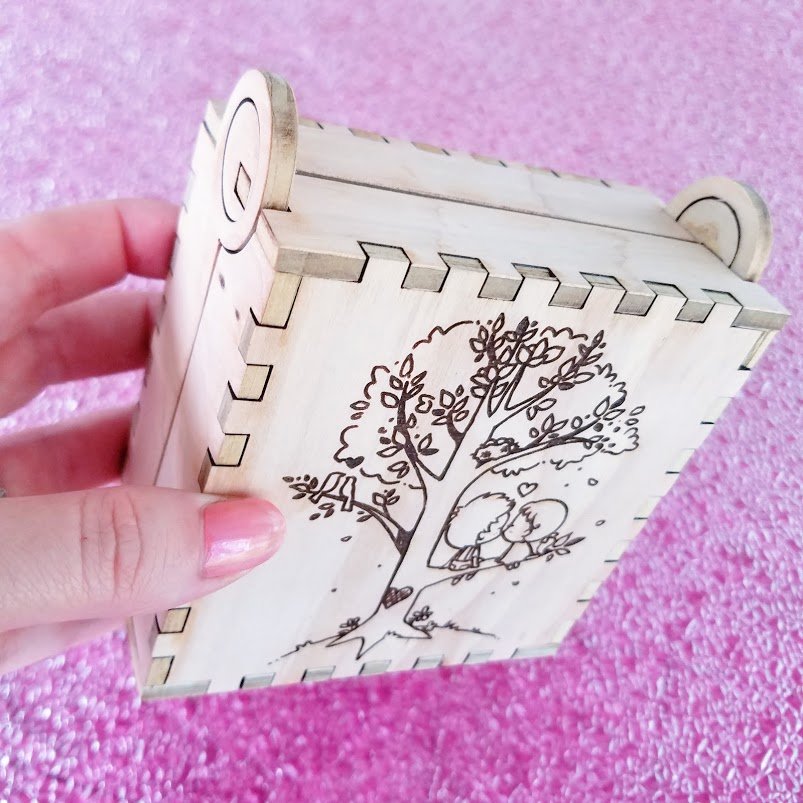 K-I-S-S-I-N-G #1 Birch Engraved Box